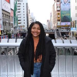 Meet your Posher, Maya